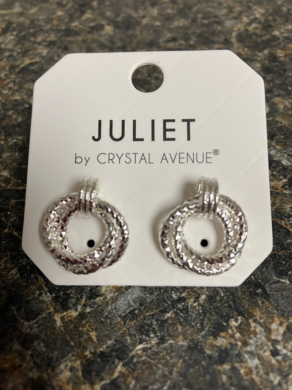3/$15 ❤️ Juliet silvertone circle post earrings nwt